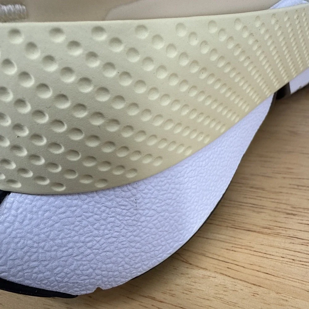 NEW Nike Go FlyEase Slip-On Sneakers Pale Ivory DR5540-700 Women's Size 11.5 Gym